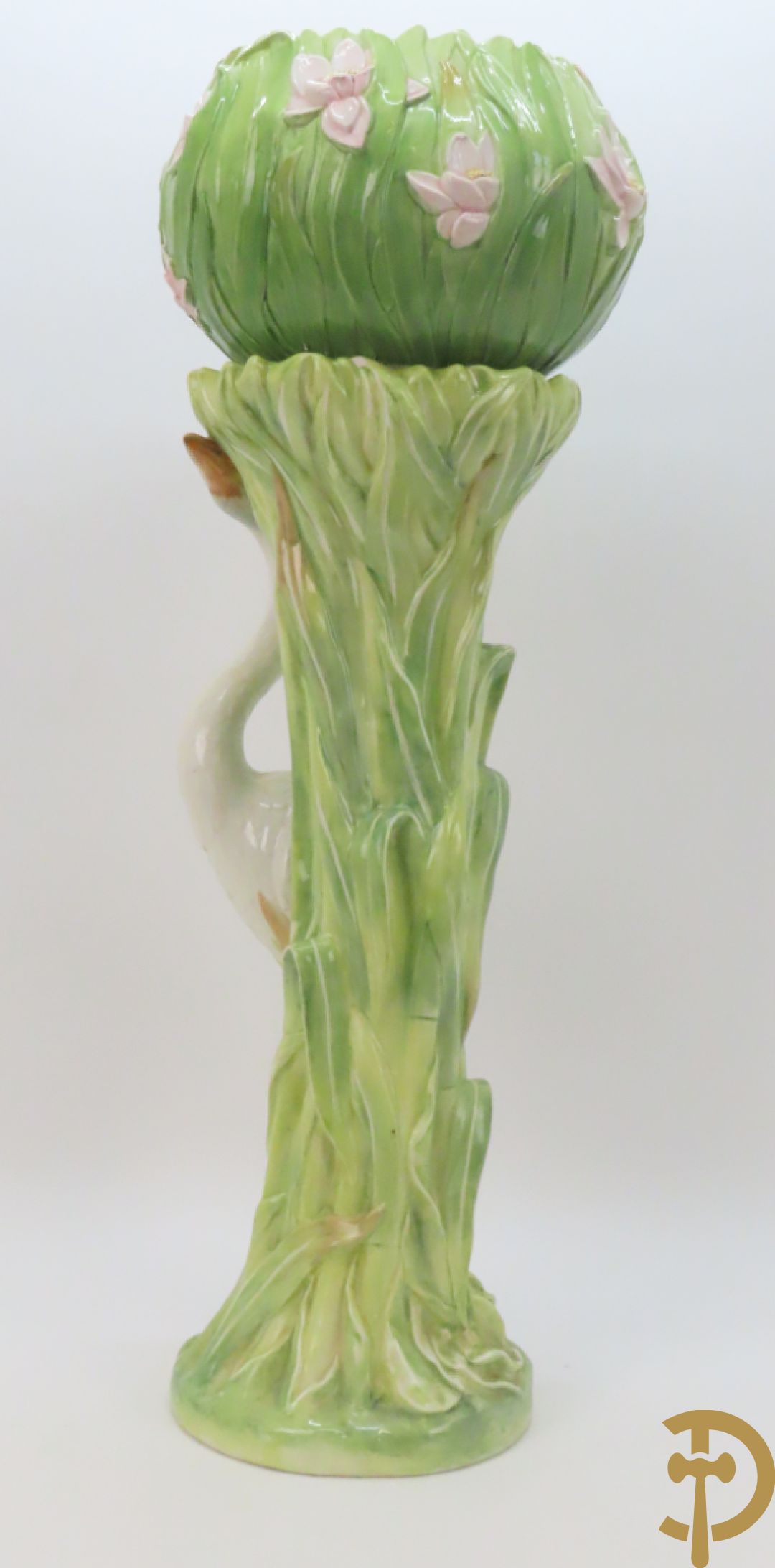 Keramieken zuil met ooievaar in het riet met cachepot erop, Italiaans, gemerkt