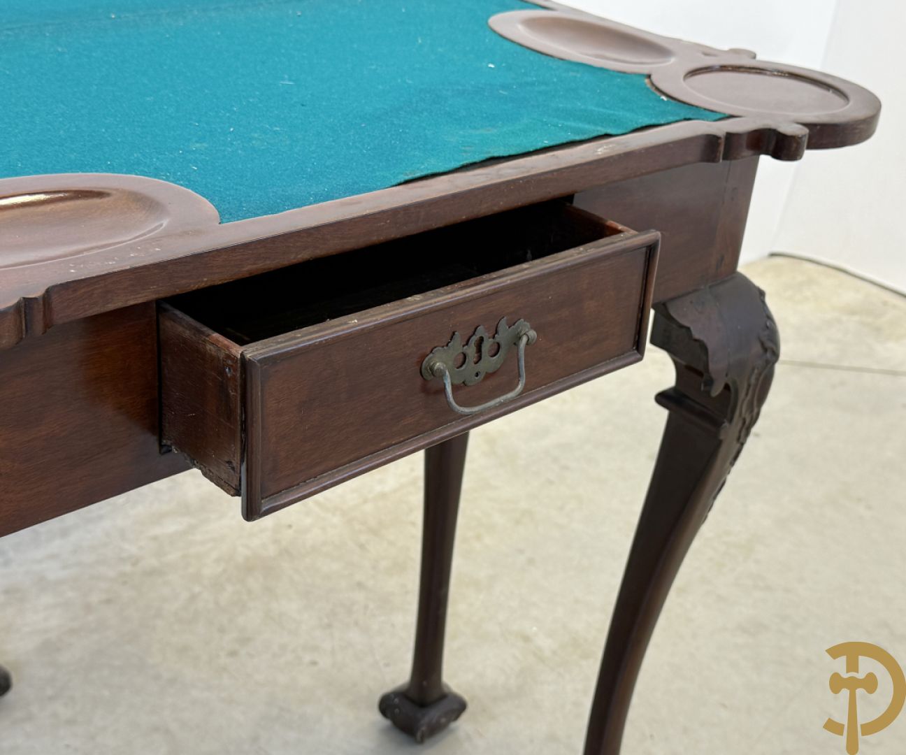 Openklapbare notelaren speeltafel met lade, op klauwepootjes, Queen Anne