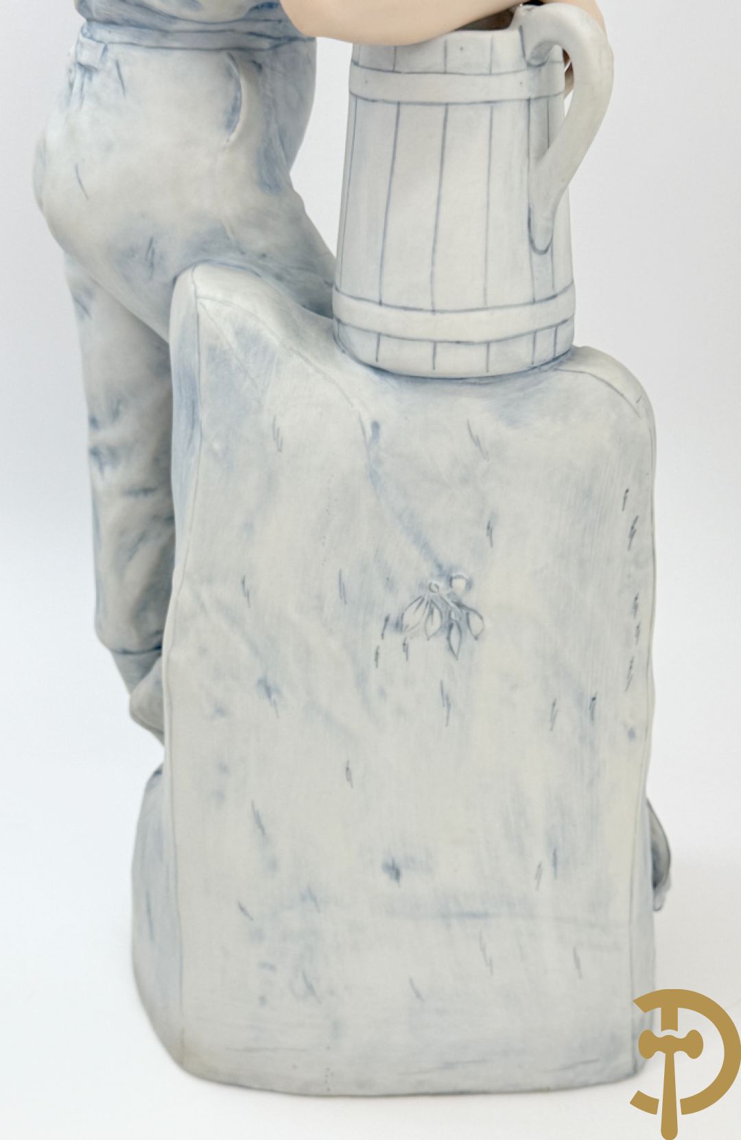 Paar Royal Dux beelden van koppel bij de waterbron, nummers 10563 en 10564