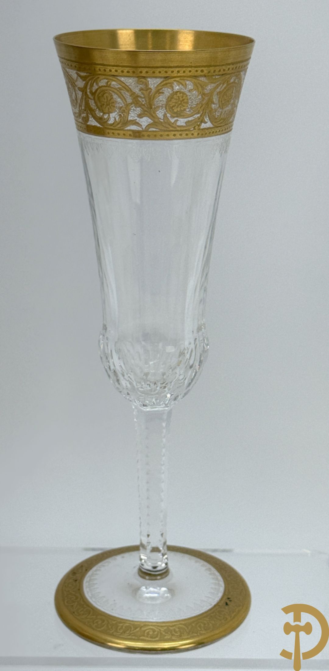 Set van 5 whiskey glazen, 1 waterglas, 1 witte wijnglas, 1 rode wijnglas, 1 champagnefluit en 
1 Longdrink glas, Saint Louis, model Thistle