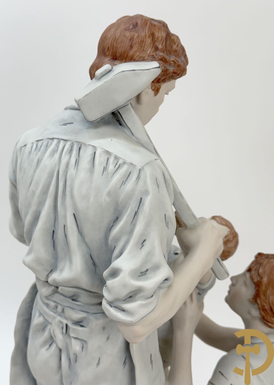 Royal Dux beeld van smid met vrouw en kind, nummer 11559