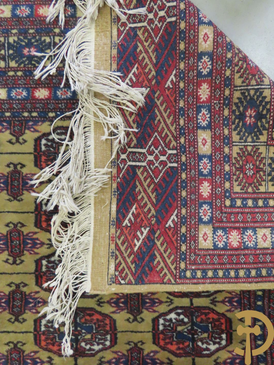 Drie oosterse handgeknoopte tapijten (2 Bouchara en 1 Hamadan)