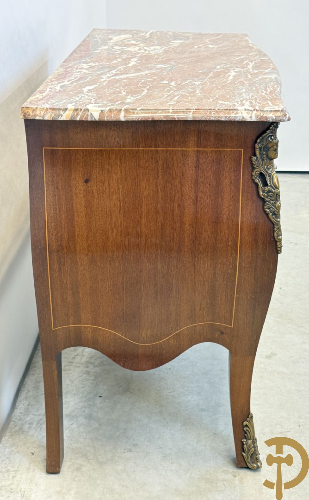 Notelaren Louis XV tweeladencommode met bronsbeslag en marmeren blad