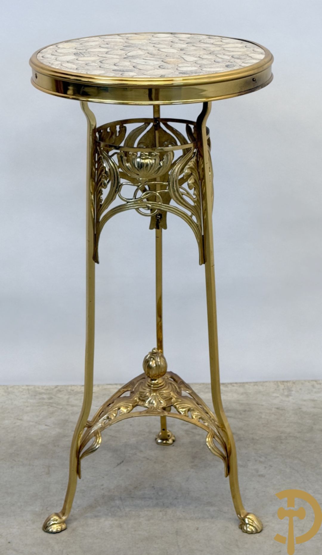 Koperen geajoureerde staander, Jugendstil