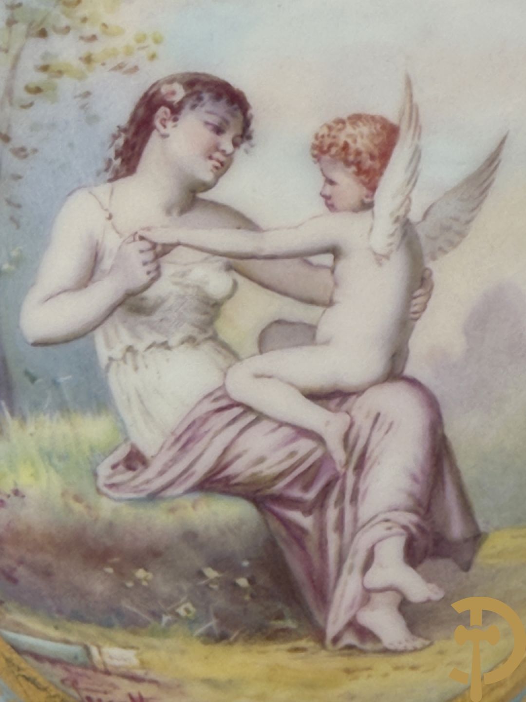 Paar Sèvres cassolettes met handbeschilderd romantisch decor van dame met cupido en landschapsdecor - met vergulde bronzen vierarmige kandelaar, Feccotte V. getekend