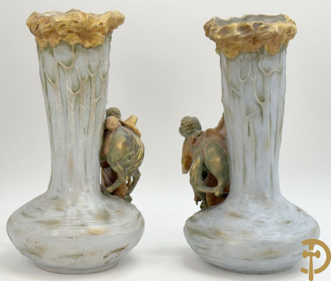 Paar Austria vazen bezet met orientaalse ruiters, nummer 4935