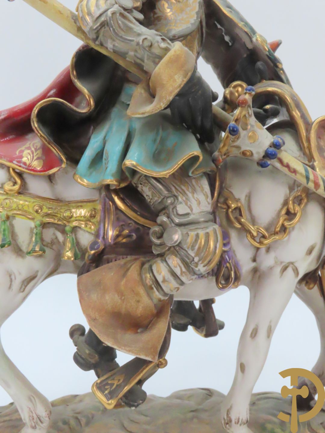 Beeld van Don Quichotte iop zijn paard n Italiaanse meerkleurige faience, Marioni P. gemerkt onderaan