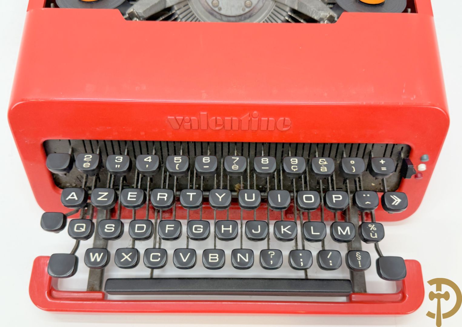 Typmachine in design plexi uitvoering door Olivetti 