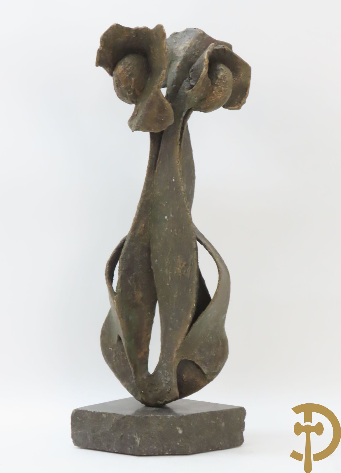 Lampens Marc (van) LM gemonogrammeerd - Bronzen gepatineerde bloem