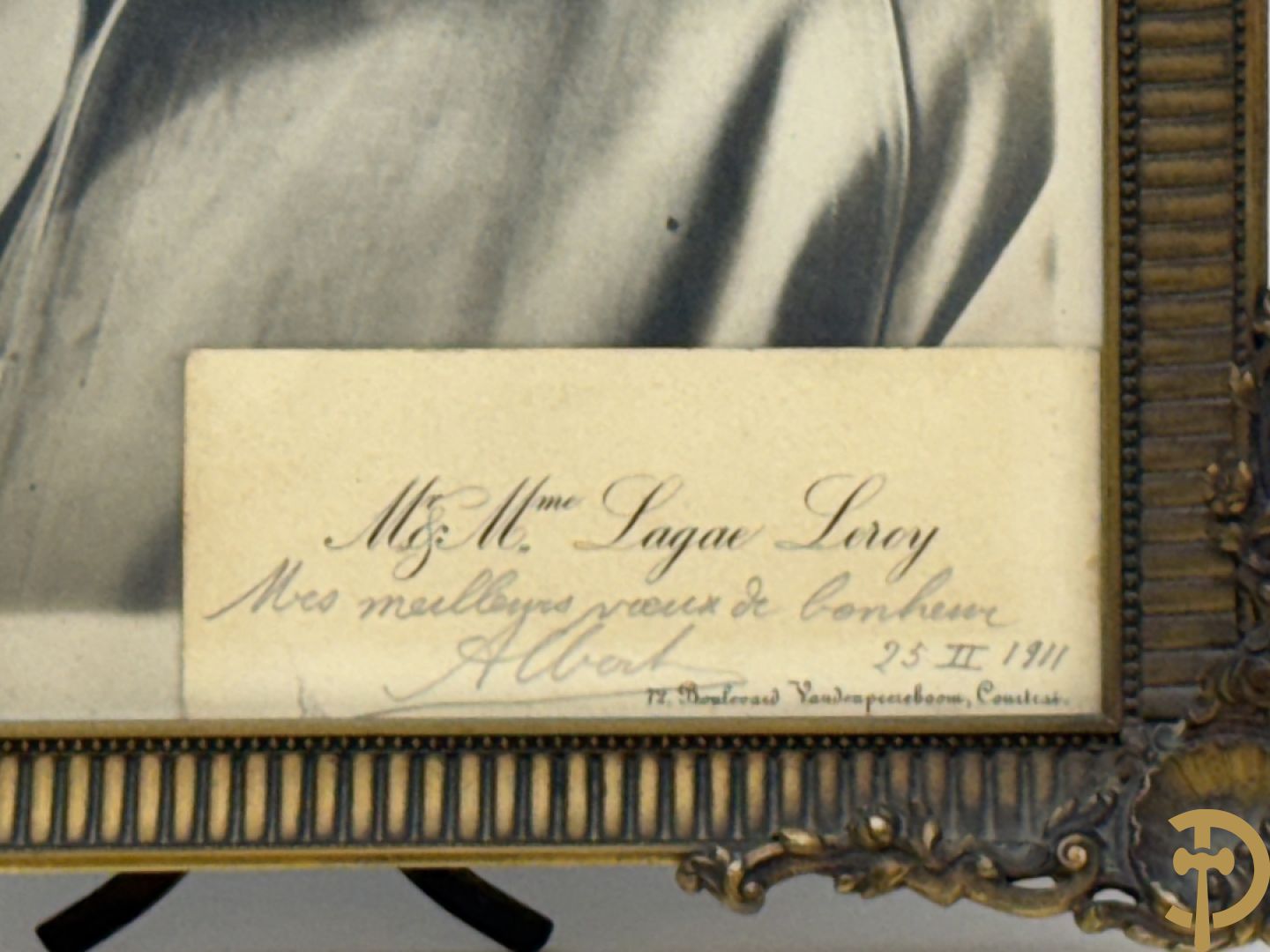 Portret van Albert I + eigenhandig getekend adreskaartje 