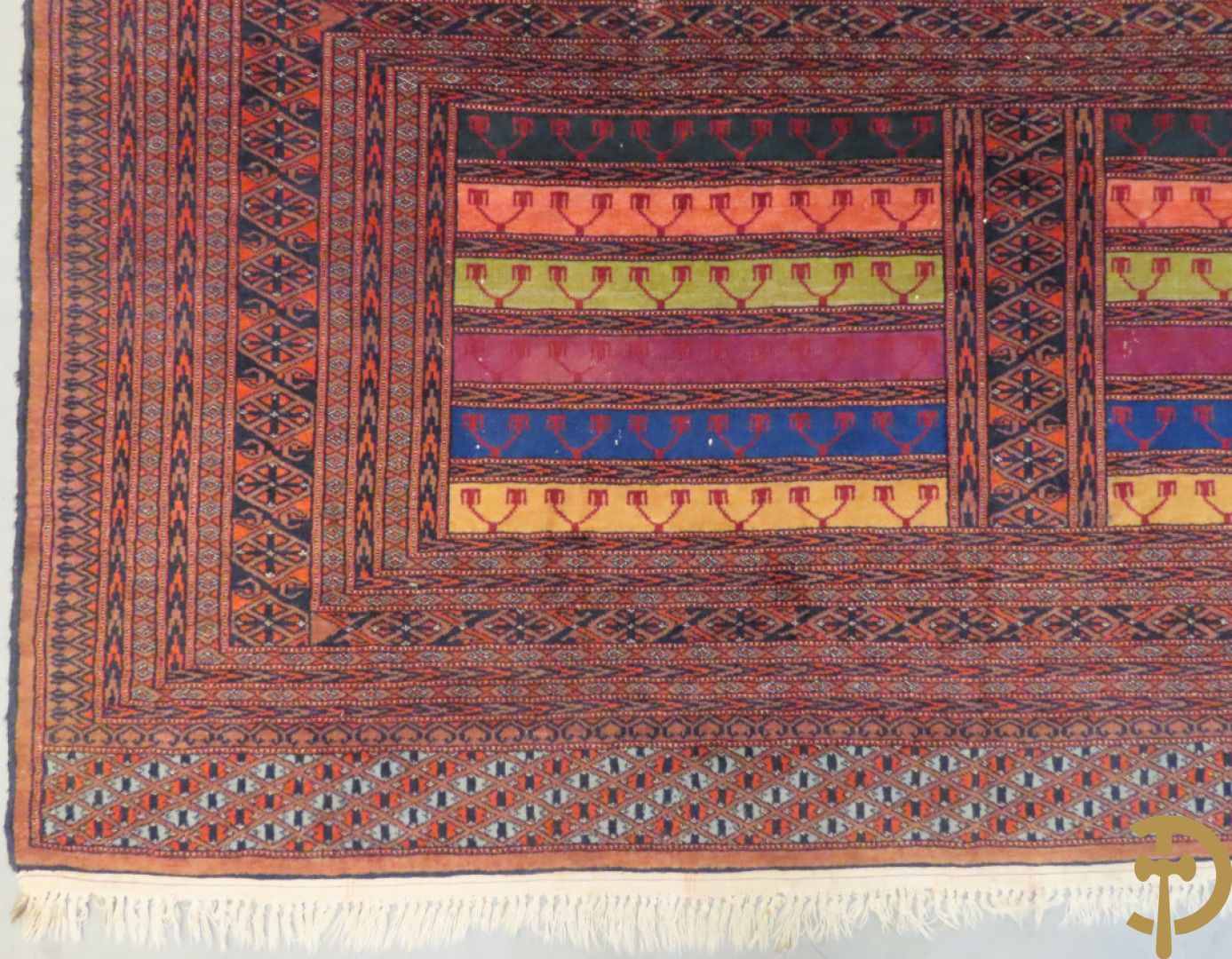 Oosters handgeknoopt tapijt