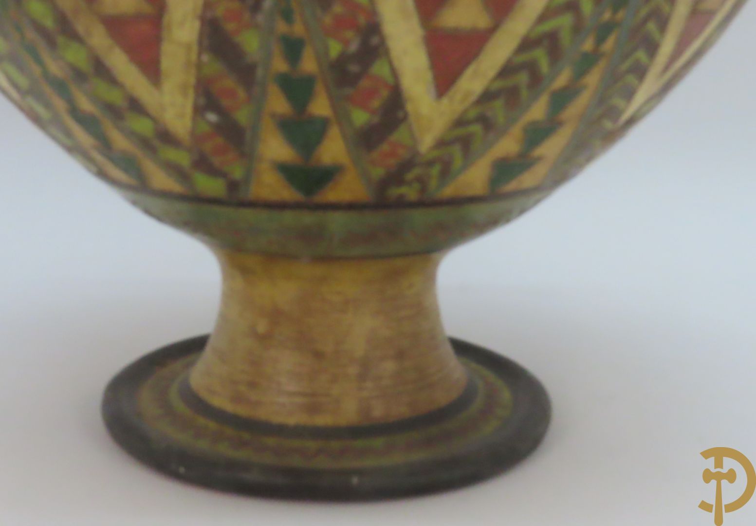 Vaas in terra cotta met geometrische motieven, Amfora, Grieks model, onleesbaar getekend onderaan