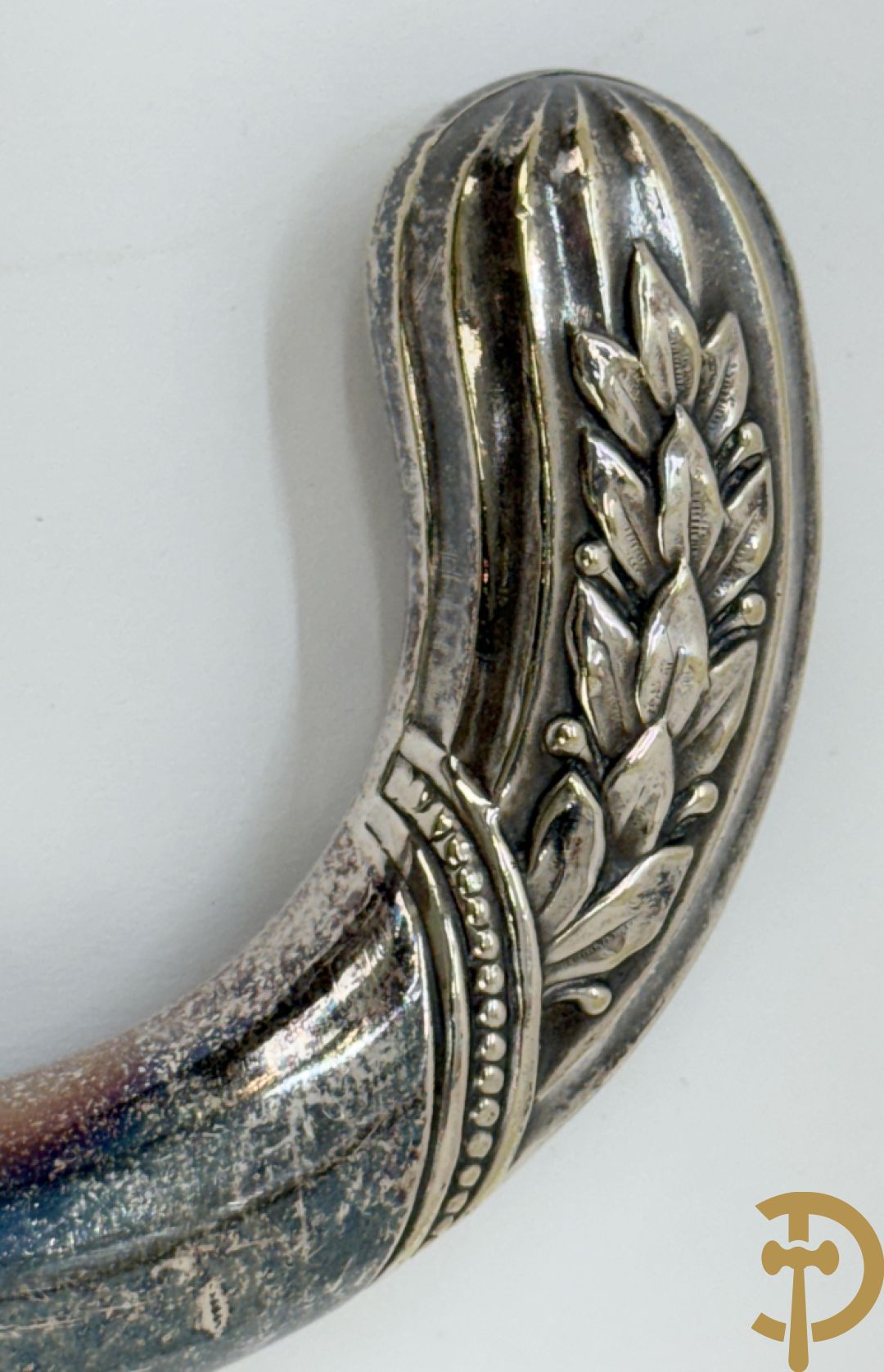 Drie wandelstokken met verzilverd handvat