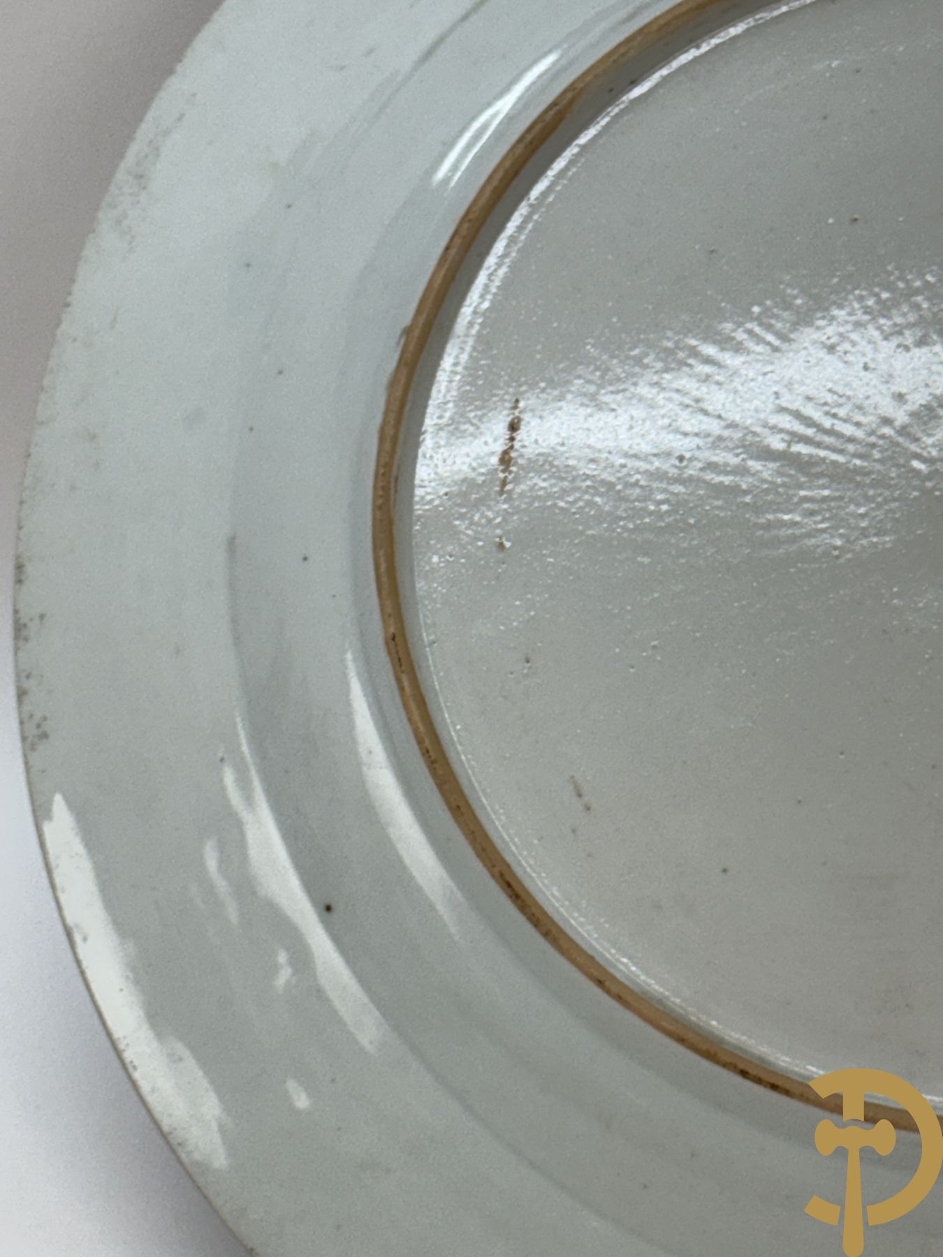 Chinees porseleinen Imari bord met landschapsdecor en bloemen