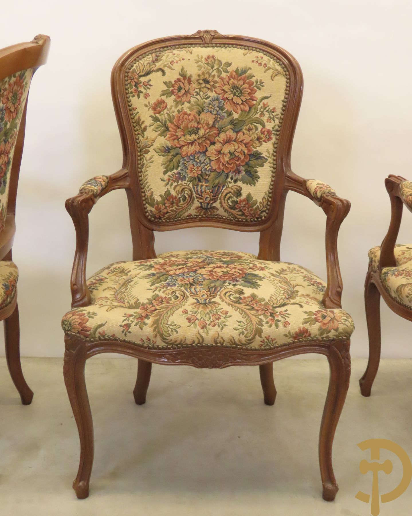 Vier Louis XV armzetels