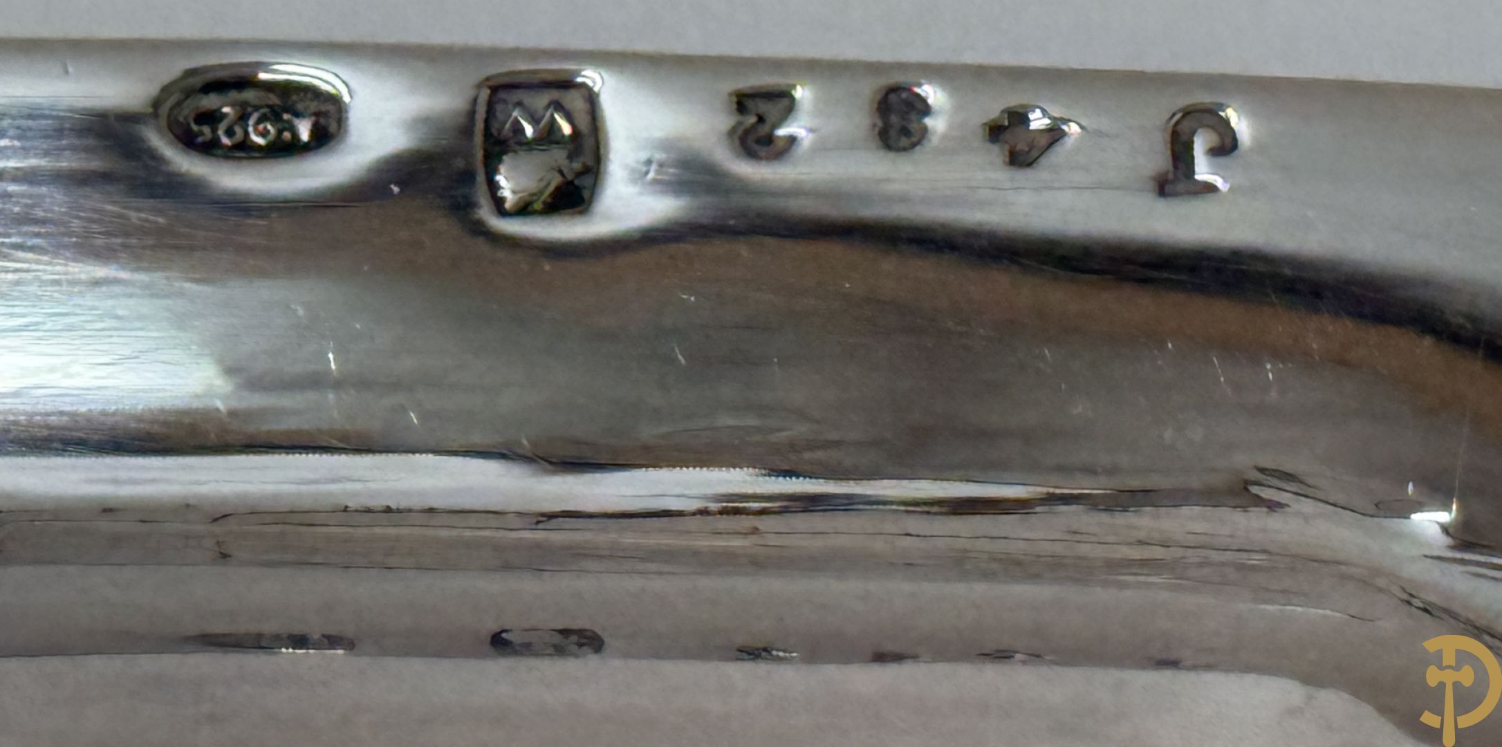 Massief zilveren schotel, Wolfers 835 gemerkt