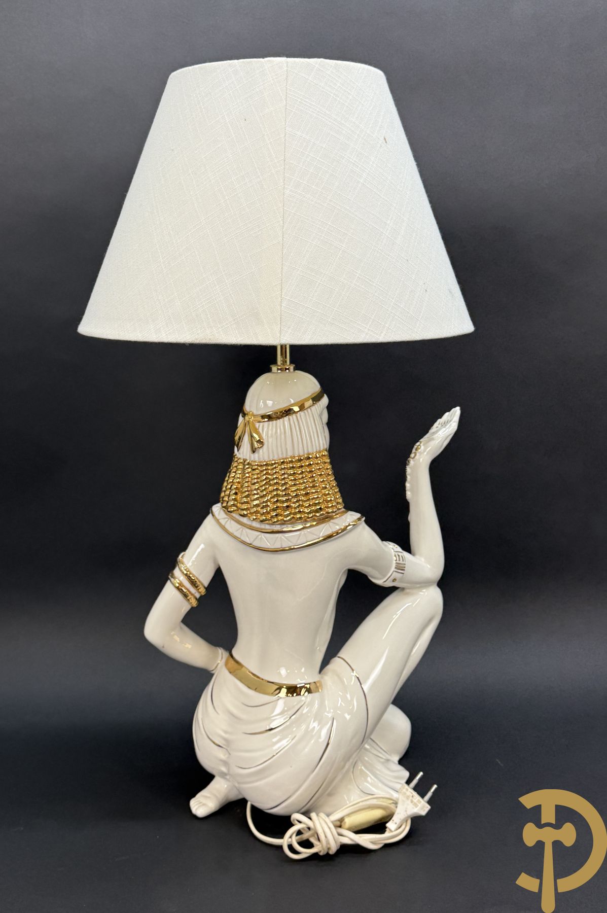 Keramieken Egyptische danseres als lampadaire gemonteerd