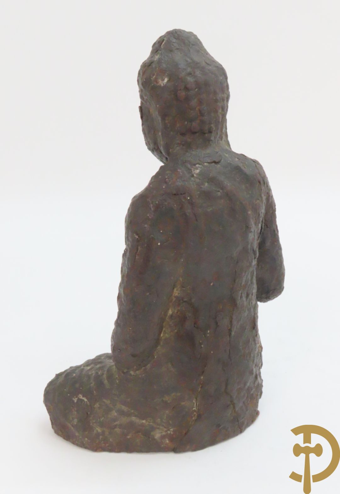 Bronzen zittende boedha + boedha in verweerd metaal