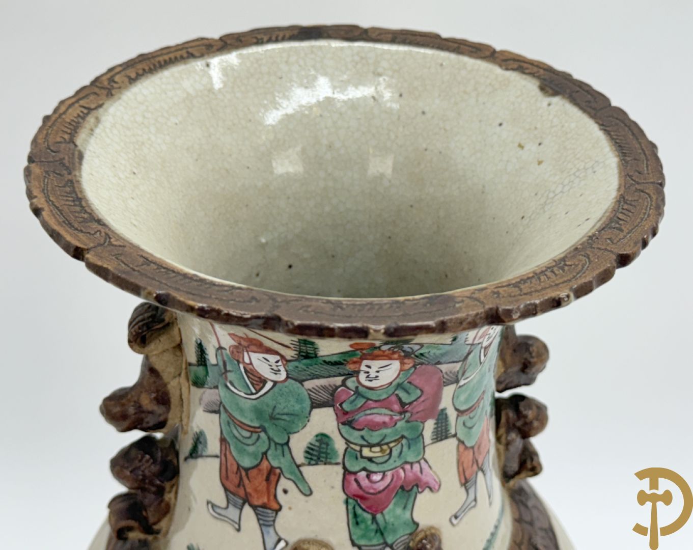 Paar Chinese Nankin vazen met krijgerdecor