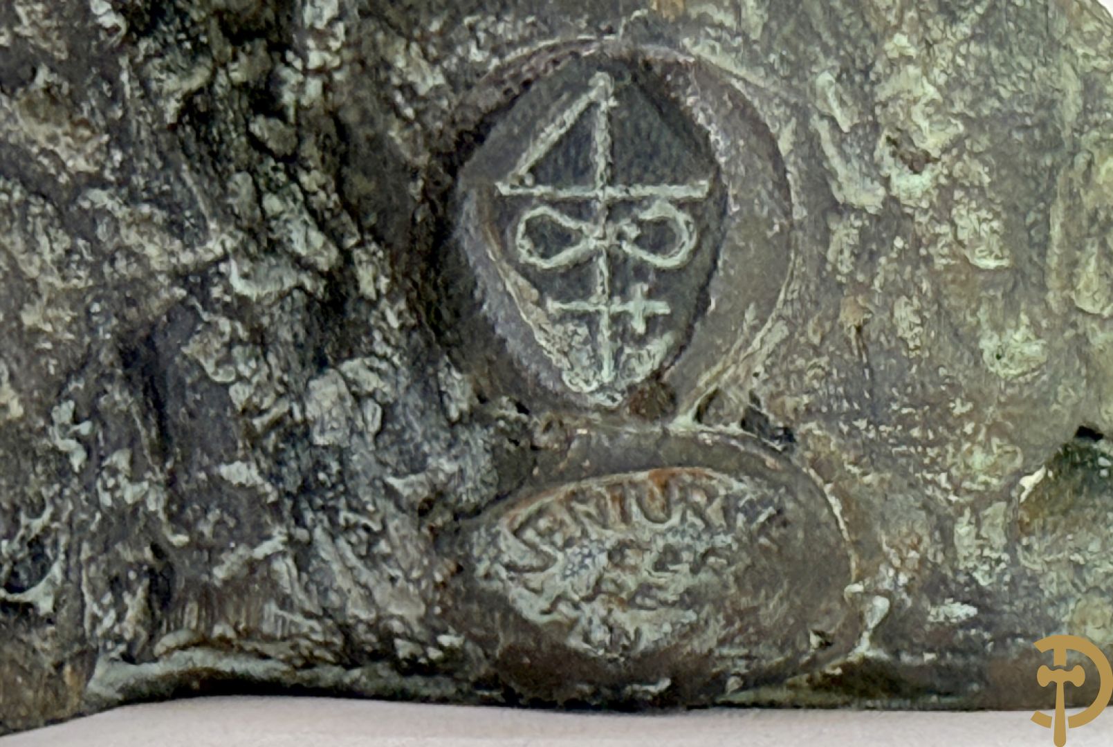 Gemonogrammeerd met symbool 