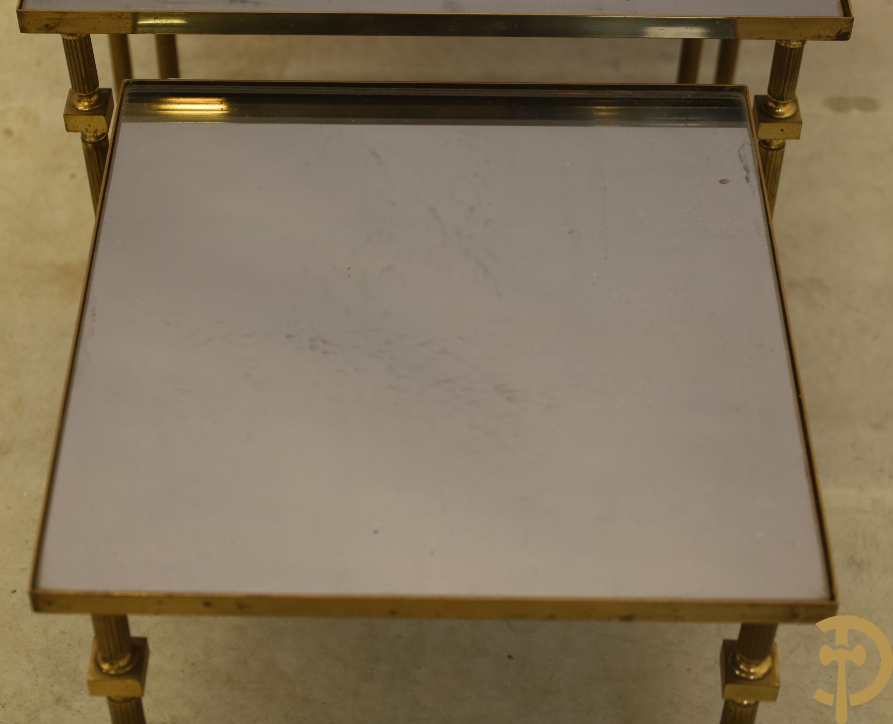 3 koperen cigognetafels met fumé glas