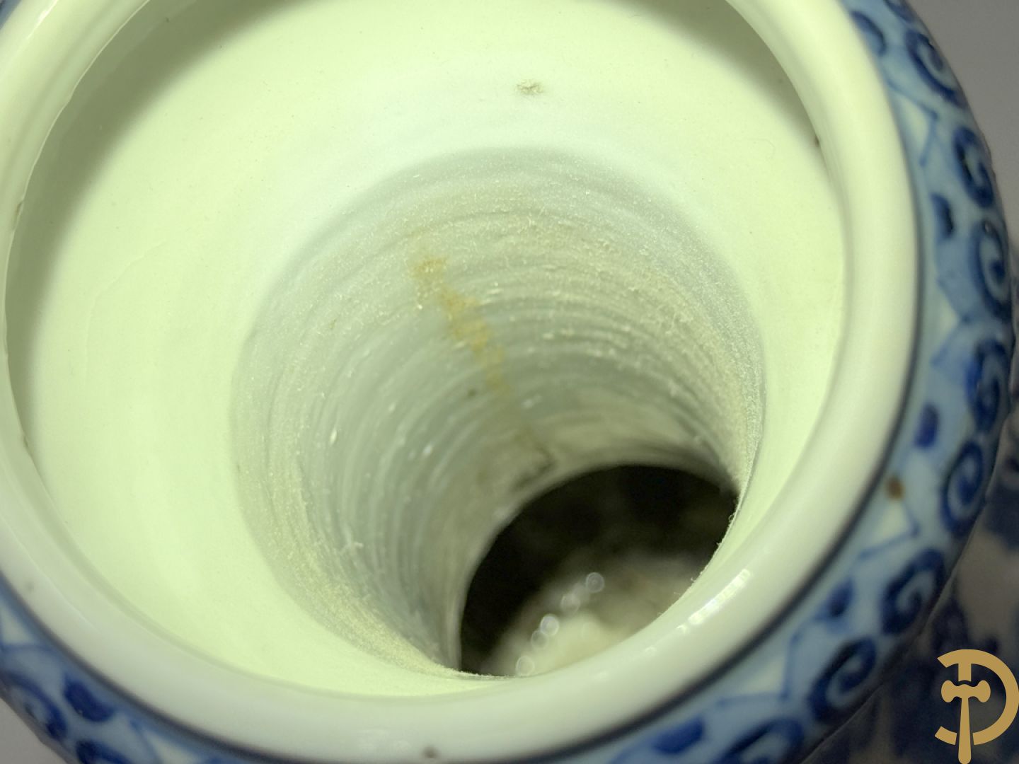 Chinese blauw/witte porseleinen kalebasvormige vaas met bloemen- en vogeldecor, onderaan gemerkt