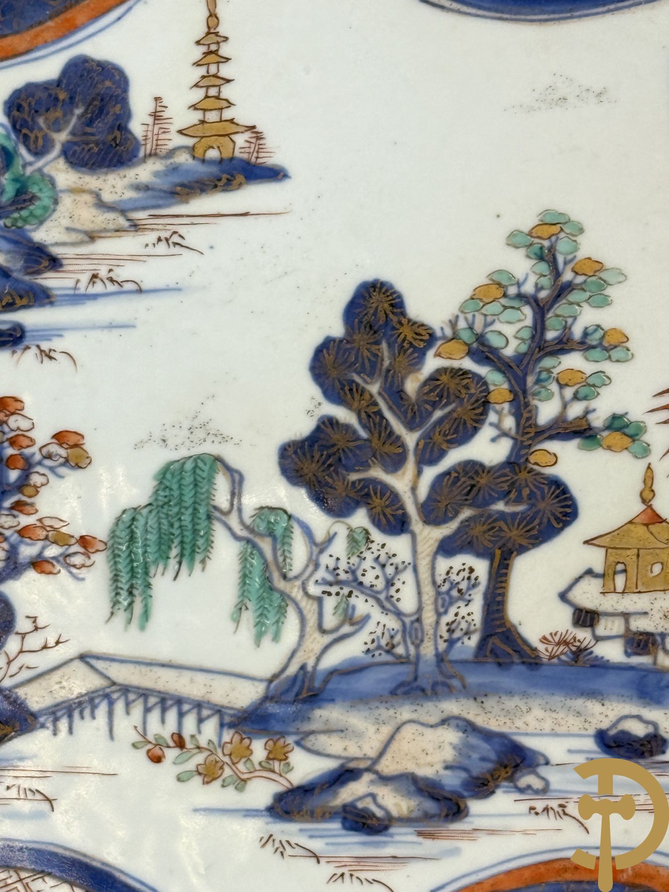 Chinees porseleinen Imari bord met landschapsdecor en bloemen