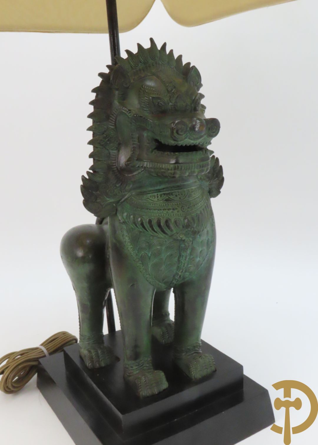 Bronzen Thibetaanse fo-hond als lampadaire + 2 bronzen musicerende boedhistische figuren