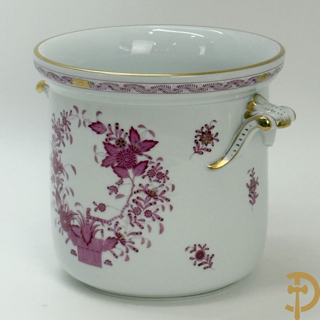 Porseleinen coupe met bloemendecor en 2 oren gemerkt Herent