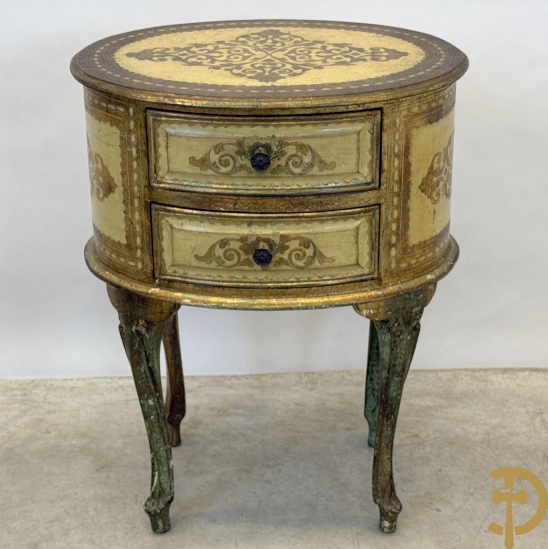 Ovaal Italiaans bijzettkastje