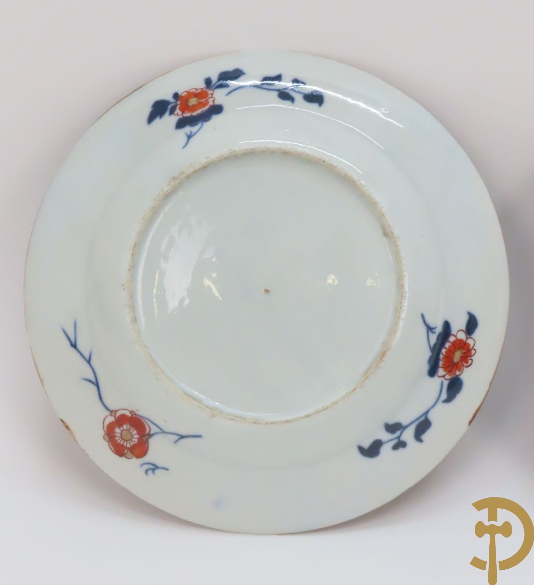 Paar Imari borden + 1 ander Imari bord + 2 Imari coupjes + Imari schoteltje