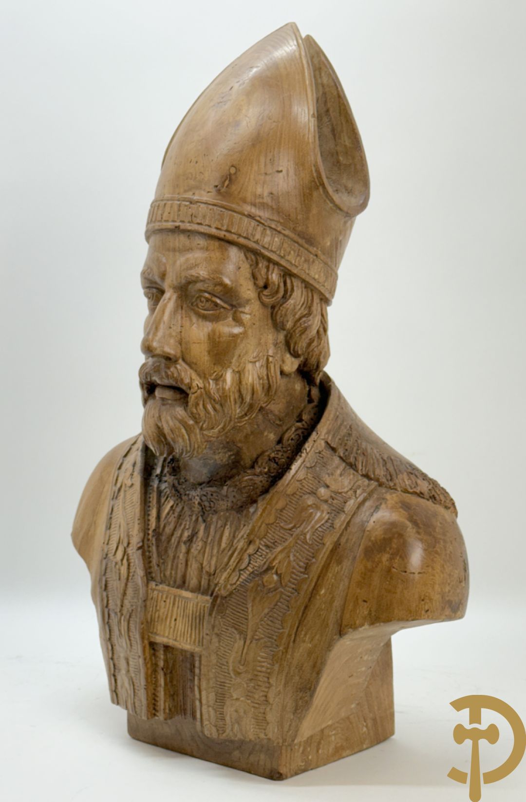 Houtgesculpteerde buste van Sint Elooi