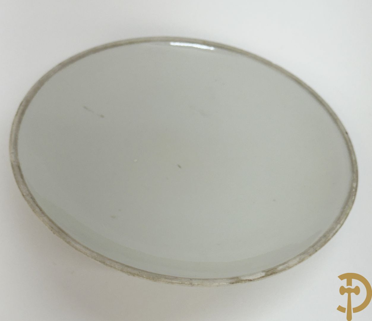 Chinese porseleinen coupe met deksel en vergulde oren