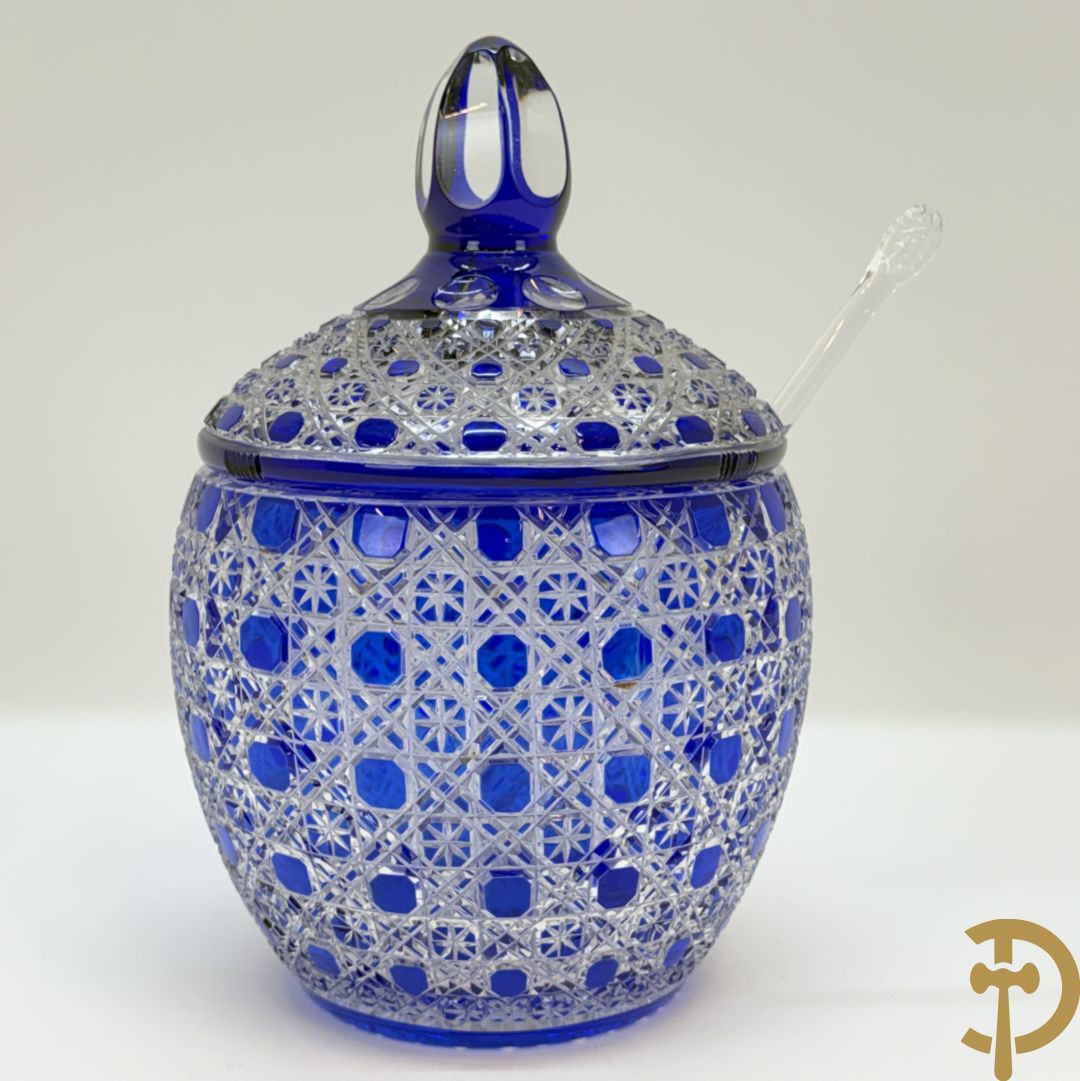 Blauwe handgeslepen en gefacetteerde kristallen punck bowl