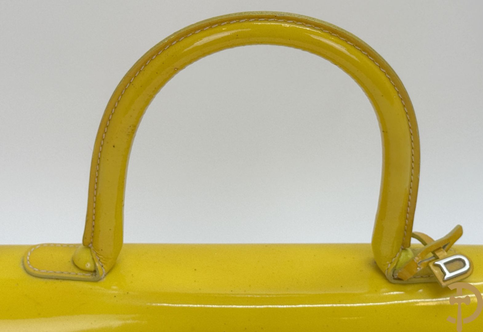 Unieke handtas Delvaux in fluo geel, model Brillant, gelimiteerde en genummerde serie 8/10, mode 2001 Landed - ontwerp van Walter Van Beirendonck uit 2001