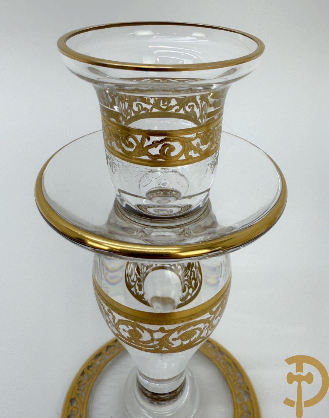 Paar lage kristallen kandelaars, Thistle Or, Saint Louis gemerkt