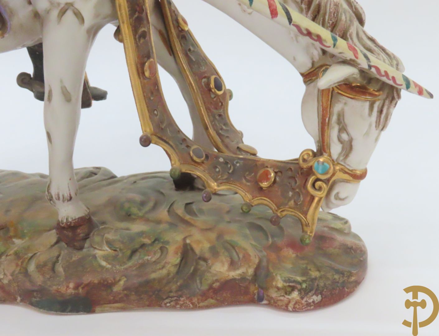 Beeld van Don Quichotte iop zijn paard n Italiaanse meerkleurige faience, Marioni P. gemerkt onderaan