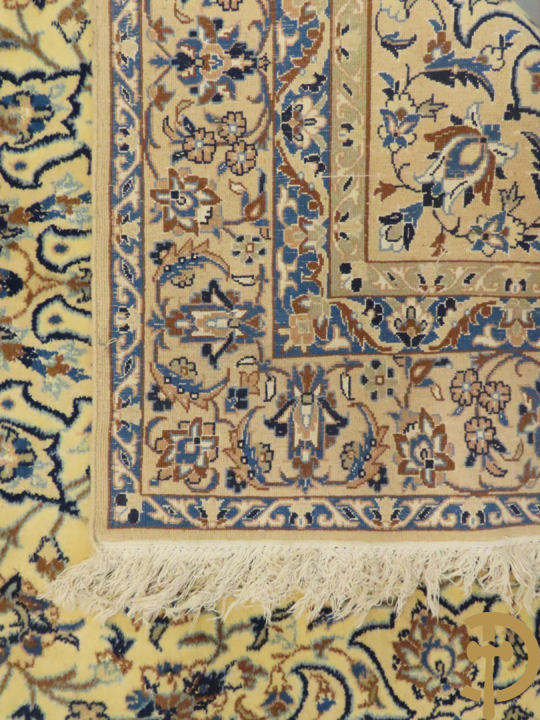 Oosters handgekonoopt tapijt Nain