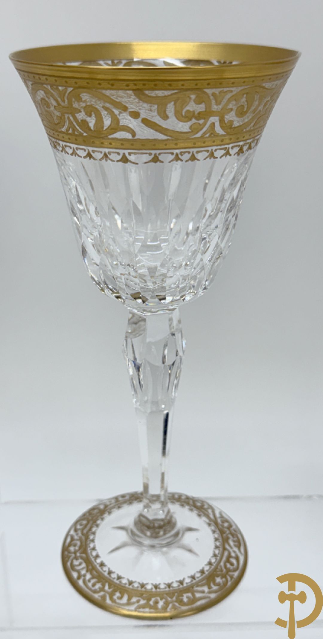 Set van 5 whiskey glazen, 1 waterglas, 1 witte wijnglas, 1 rode wijnglas, 1 champagnefluit en 
1 Longdrink glas, Saint Louis, model Thistle