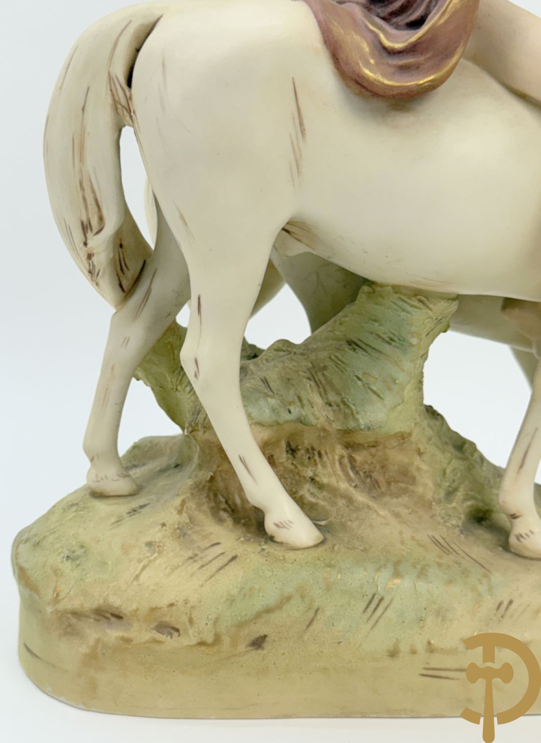 Paardenmenner in Royal Dux, onderaan gemerkt nr. 2072