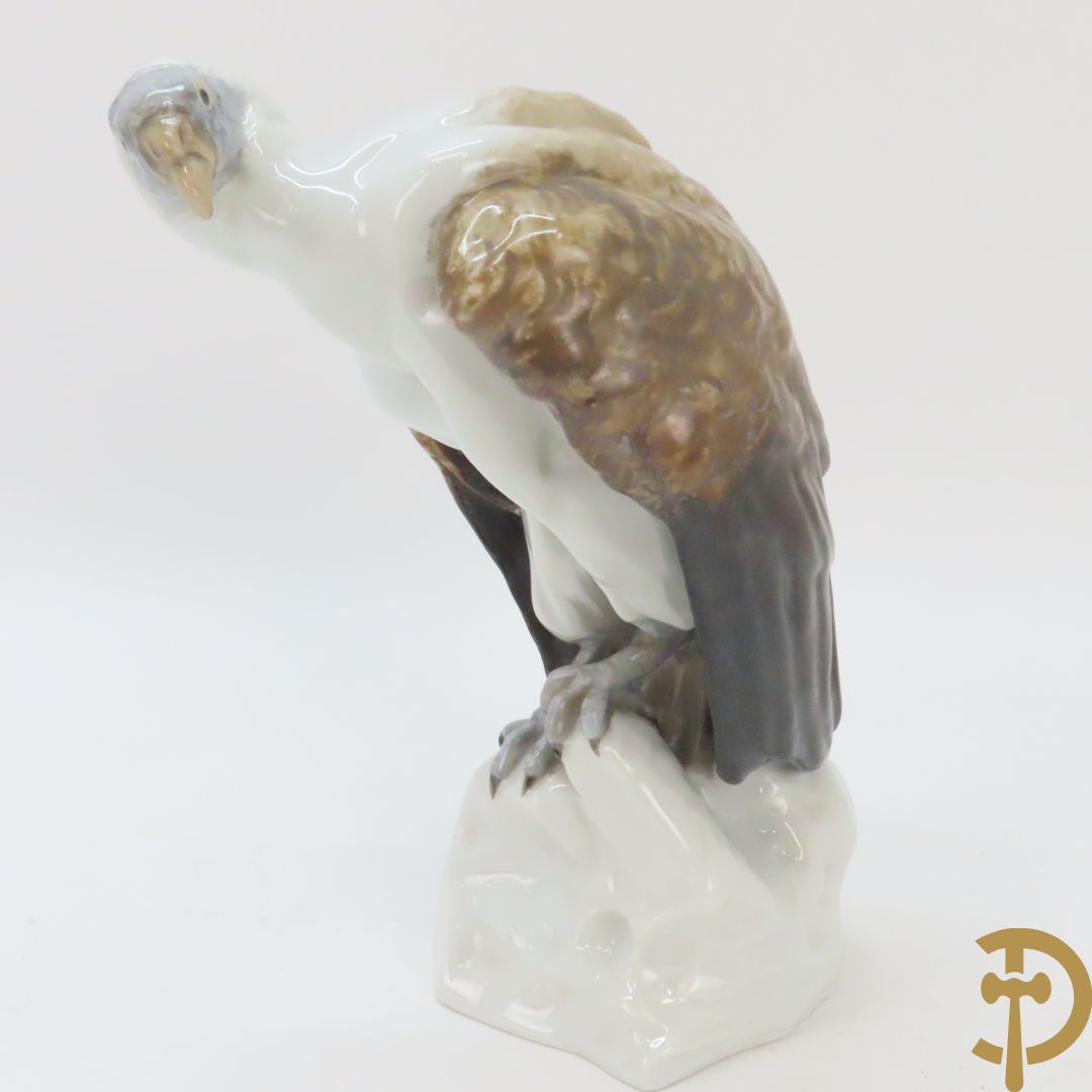 Porseleinen vogel Condor, onderaan gemerkt K/C nummer 2332