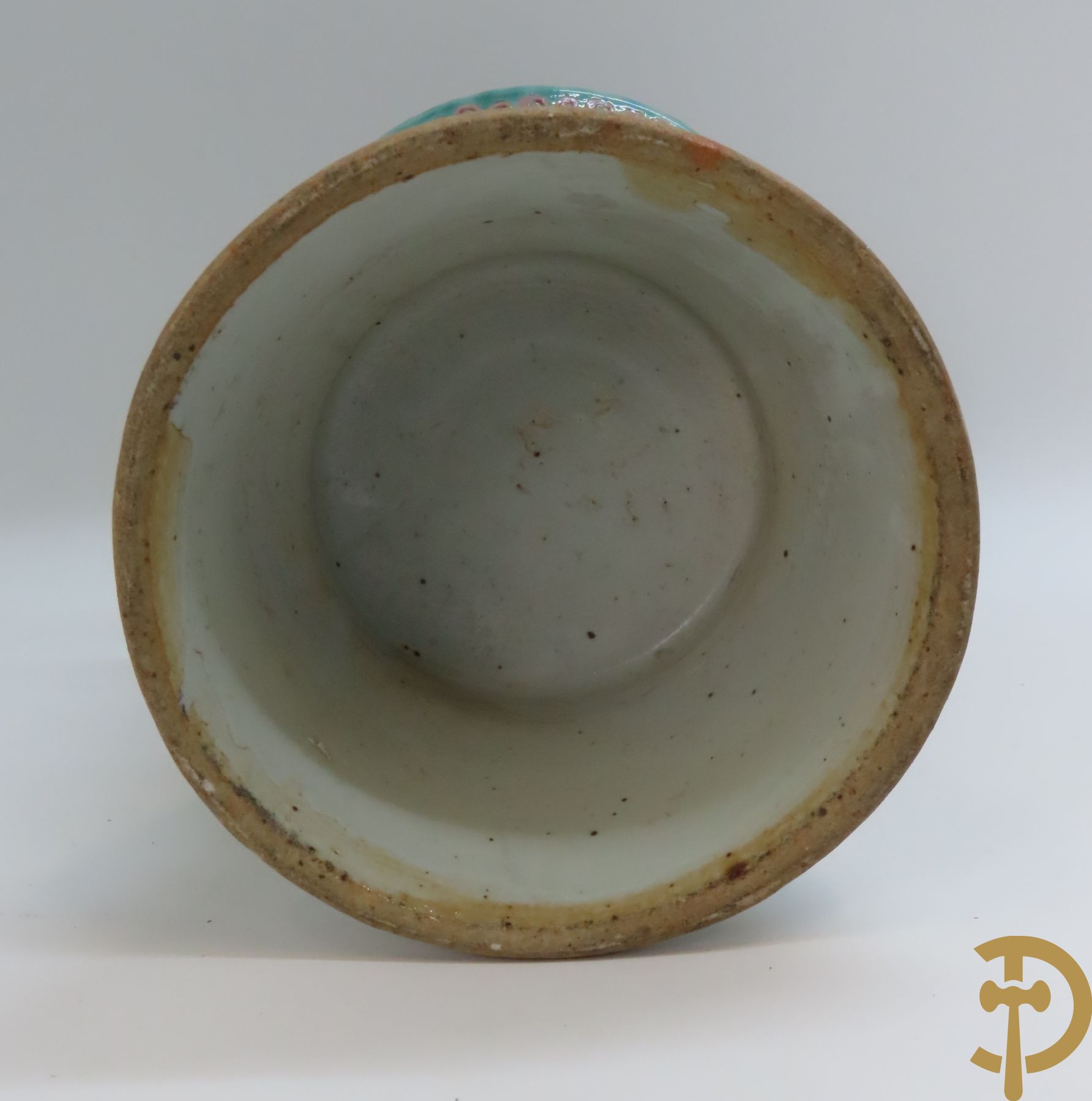 Chinese porseleinen vaas met fenix- en bloemendecor op gele fond