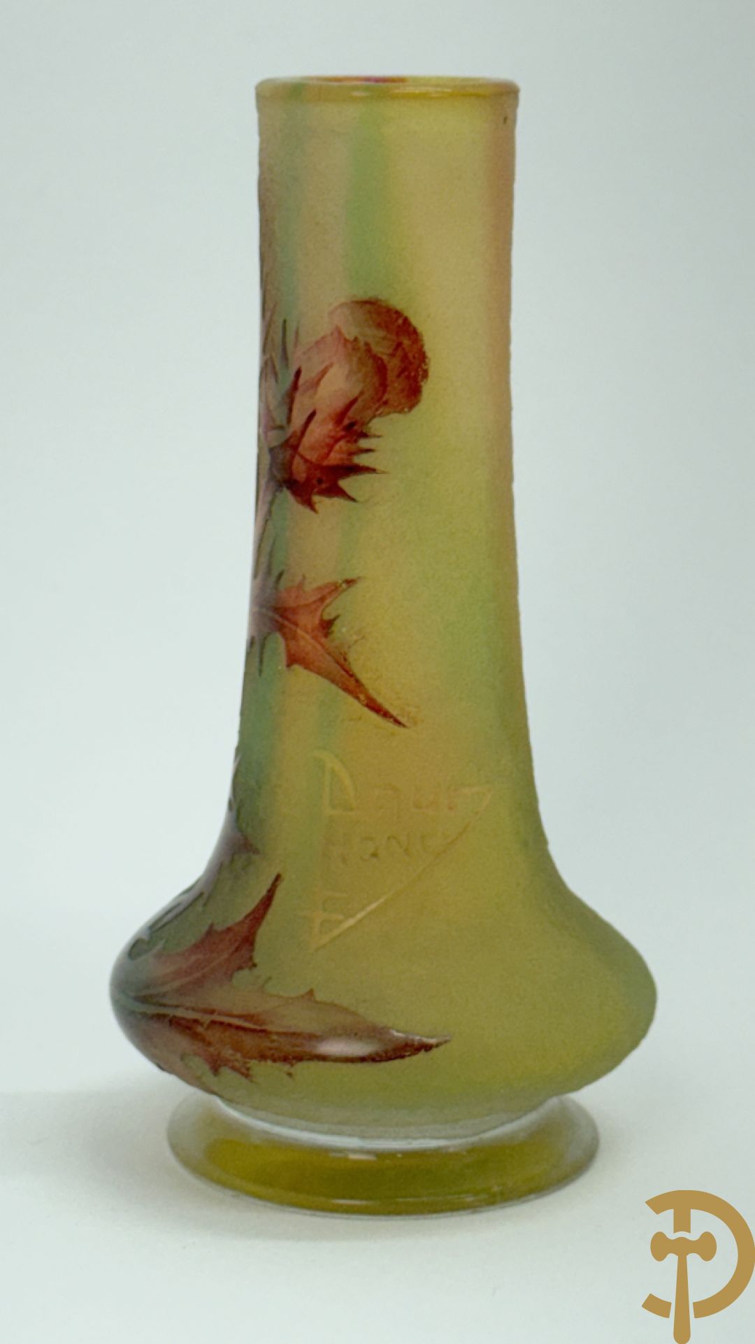 Vaasje in glaspasta met disteldecor, Daum Nancy getekend