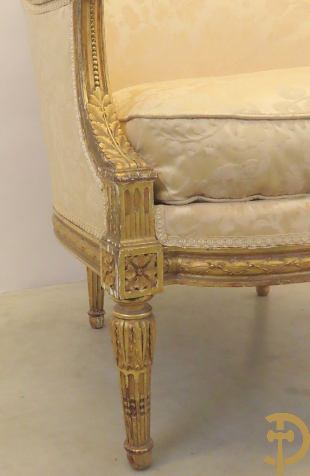 Vergulde Louis XVI armzetel met accanthusranken