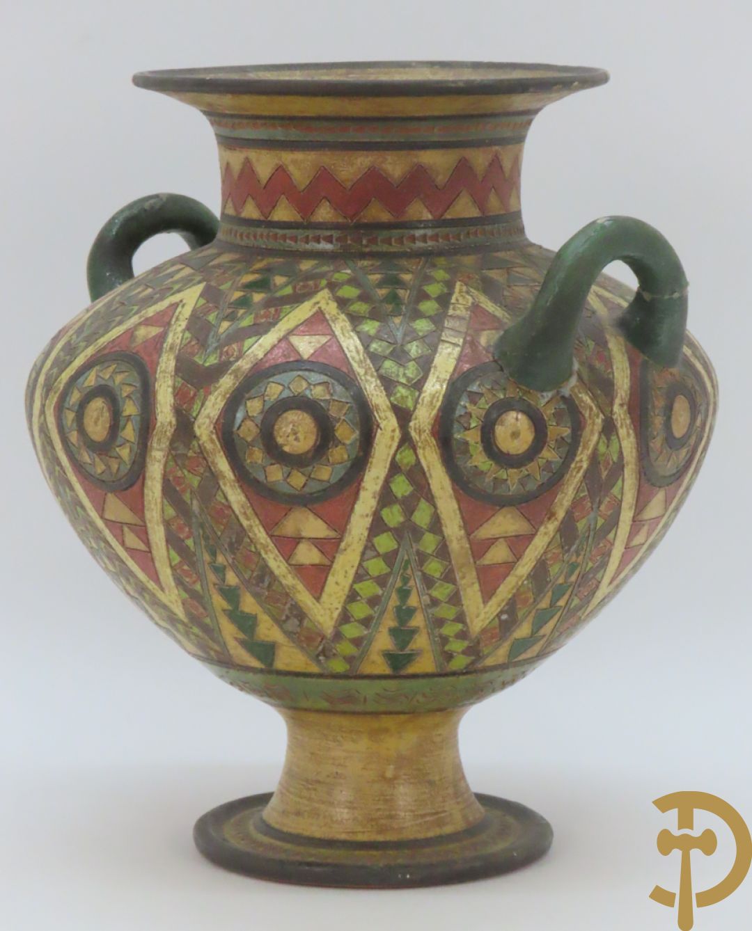 Vaas in terra cotta met geometrische motieven, Amfora, Grieks model, onleesbaar getekend onderaan