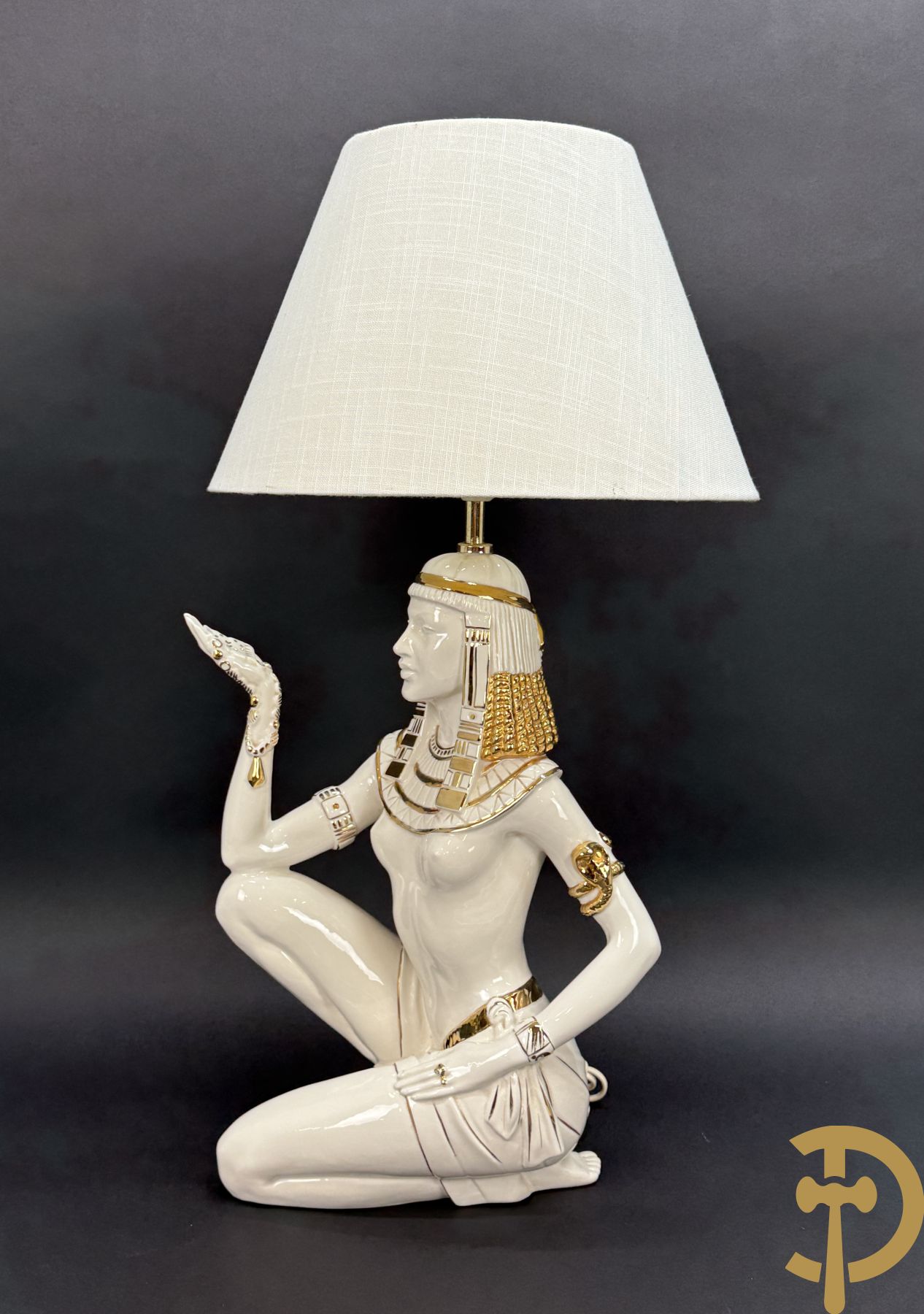 Keramieken Egyptische danseres als lampadaire gemonteerd