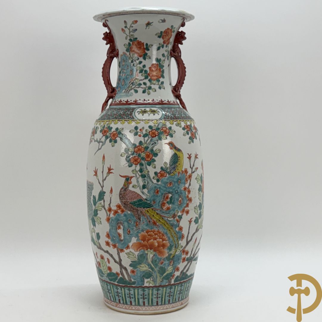 Chinese porseleinen vaas met bloemen en vogelmotieven