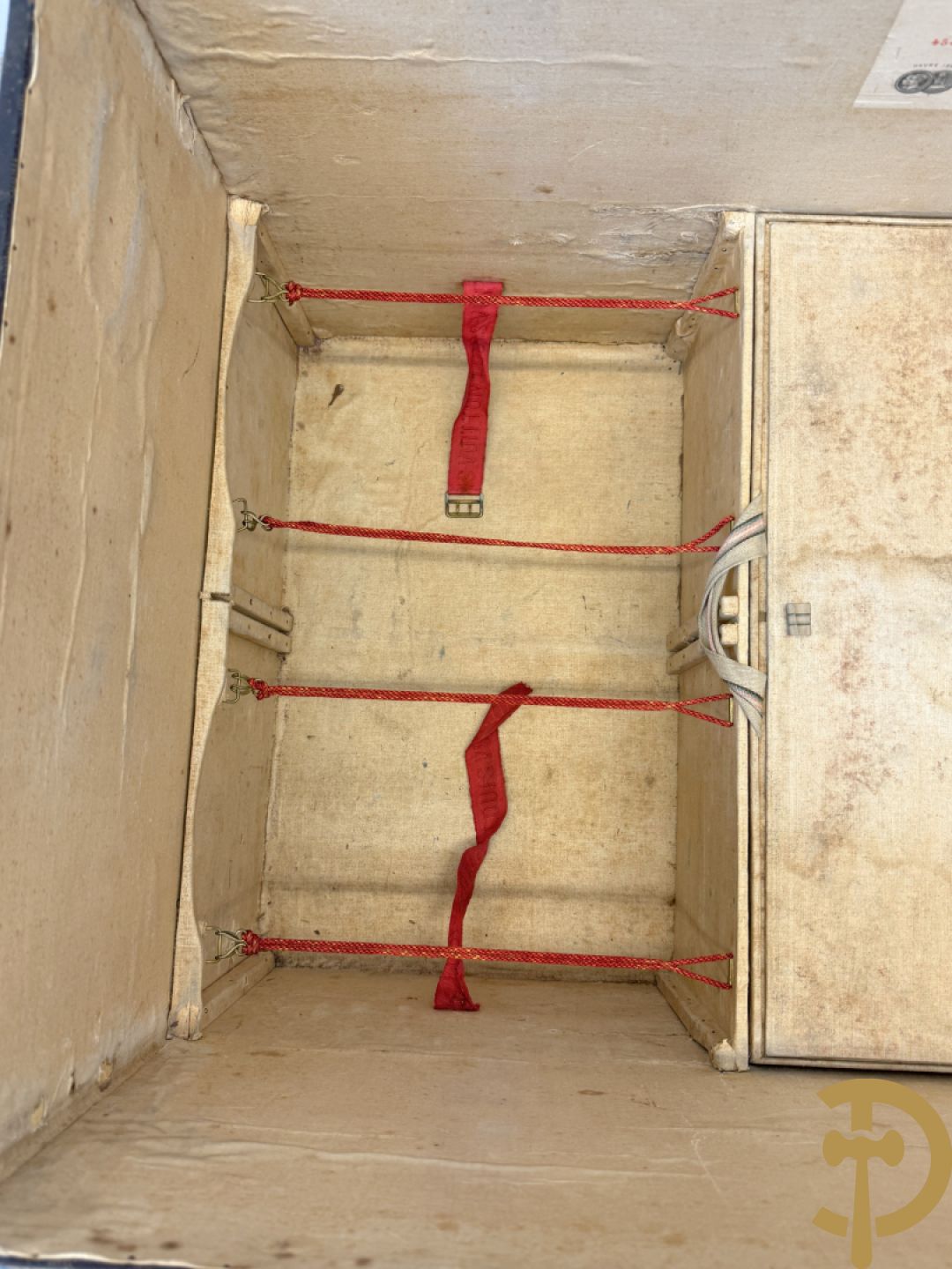 Antieke reiskoffer Louis Vuitton met houten latten, genummerd N41601, met bijhorende sleutel