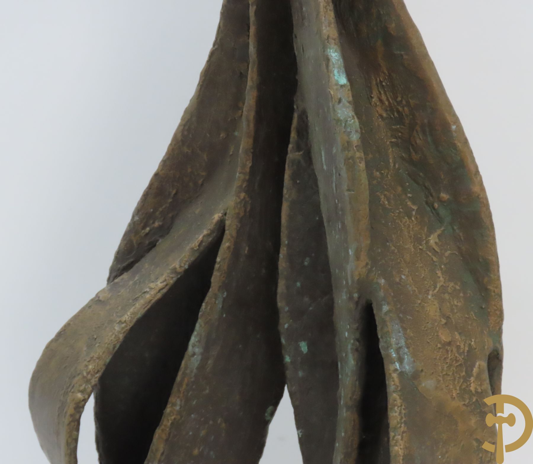 Lampens Marc (van) LM gemonogrammeerd - Bronzen gepatineerde bloem