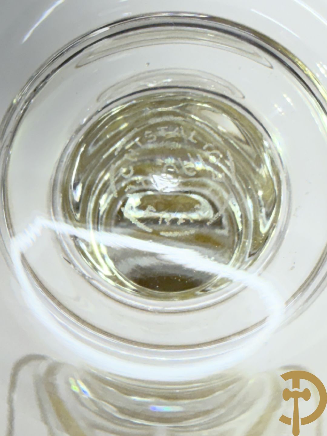 Paar kristallen kandelaars, Thistle Or, Saint Louis gemerkt